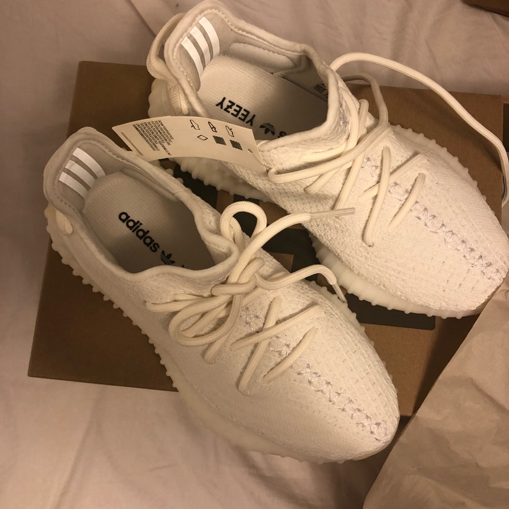 Yeezys Boost Triple White